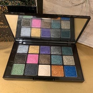 Dream Sequins Shimmeringly Eye Shadow Palette